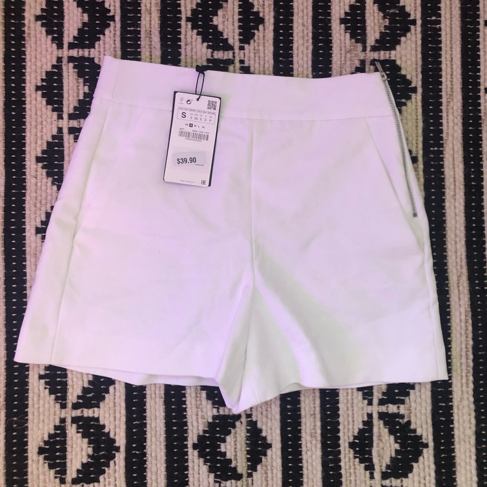 white shorts • Zara